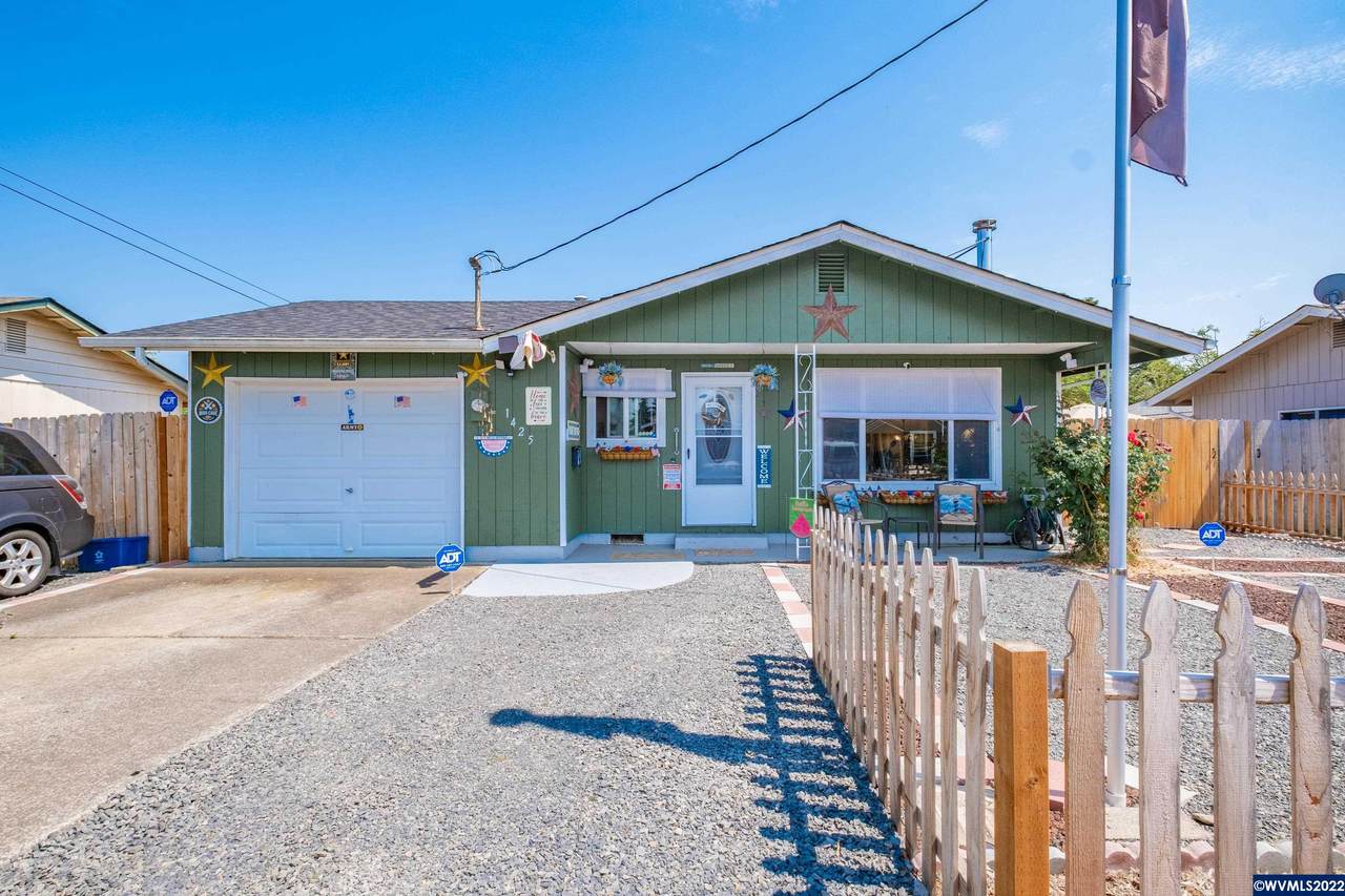 1425 Hiatt St - Photo 1
