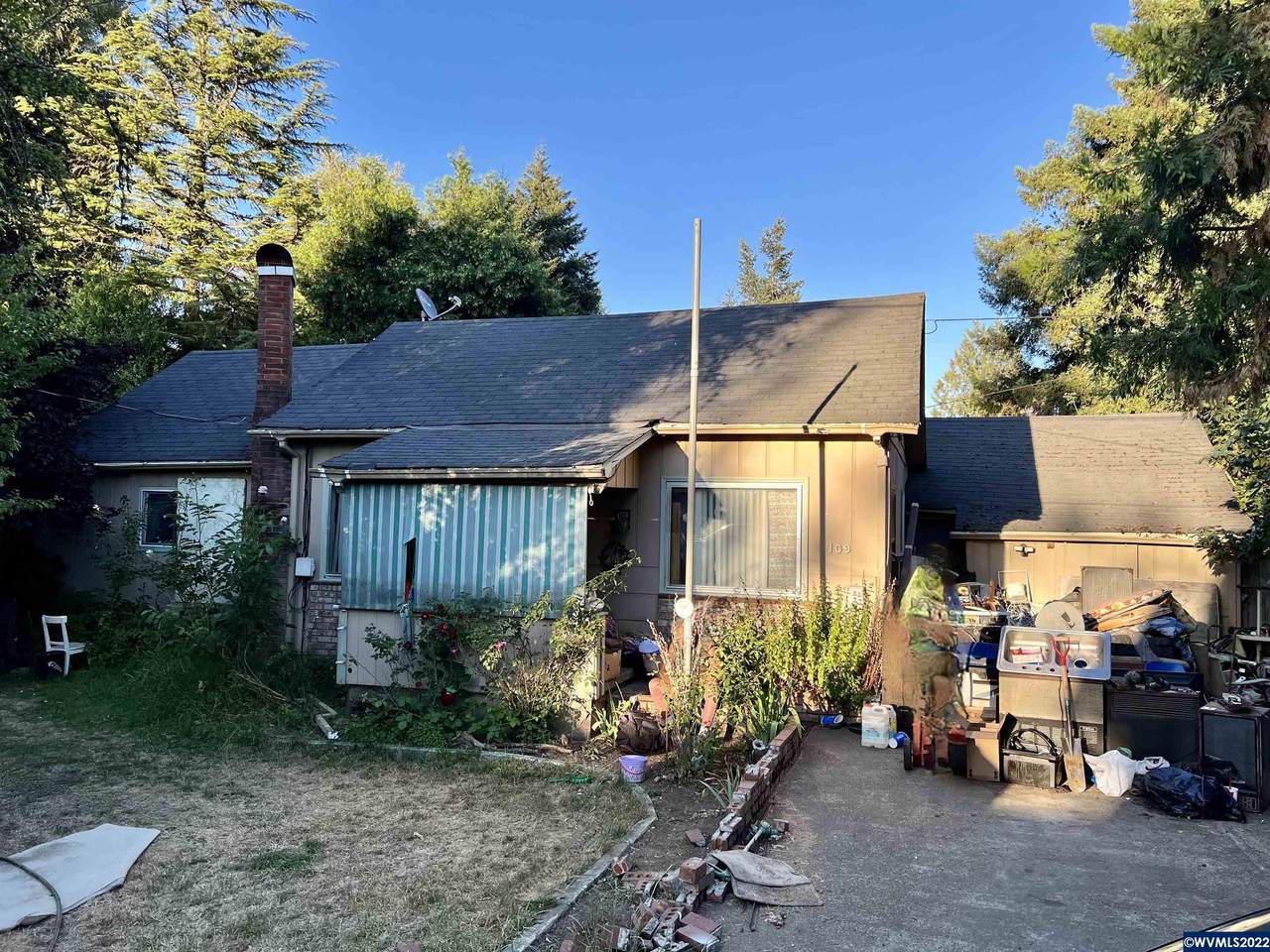109 Water St - Photo 1