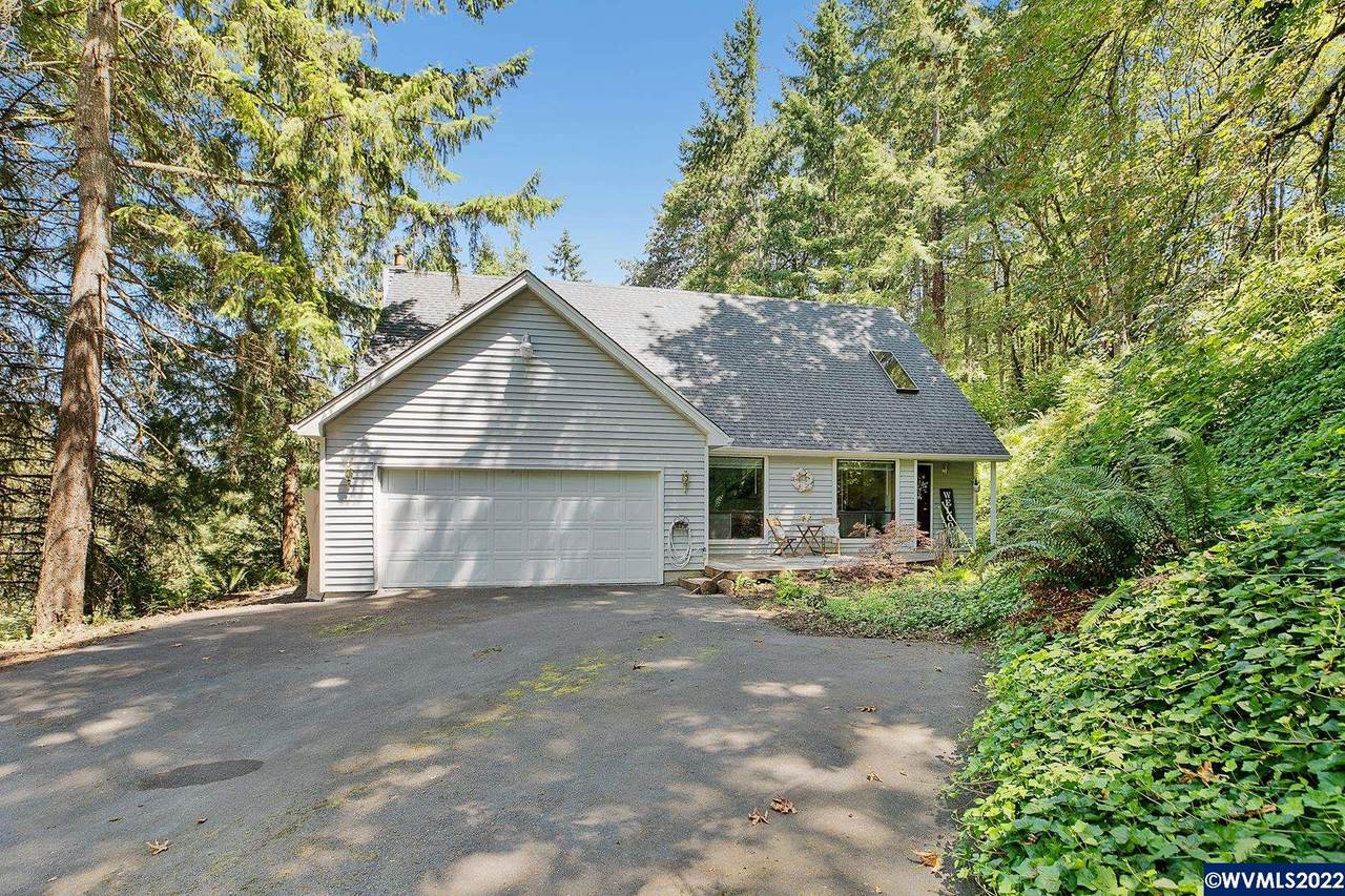 16747 Stone Hill Dr - Photo 1