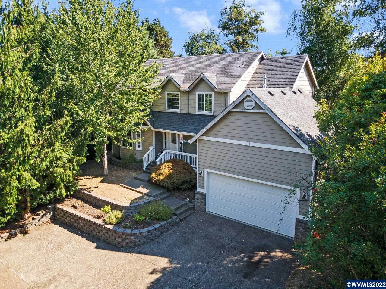 1685 Hoffman Dr - Photo 1