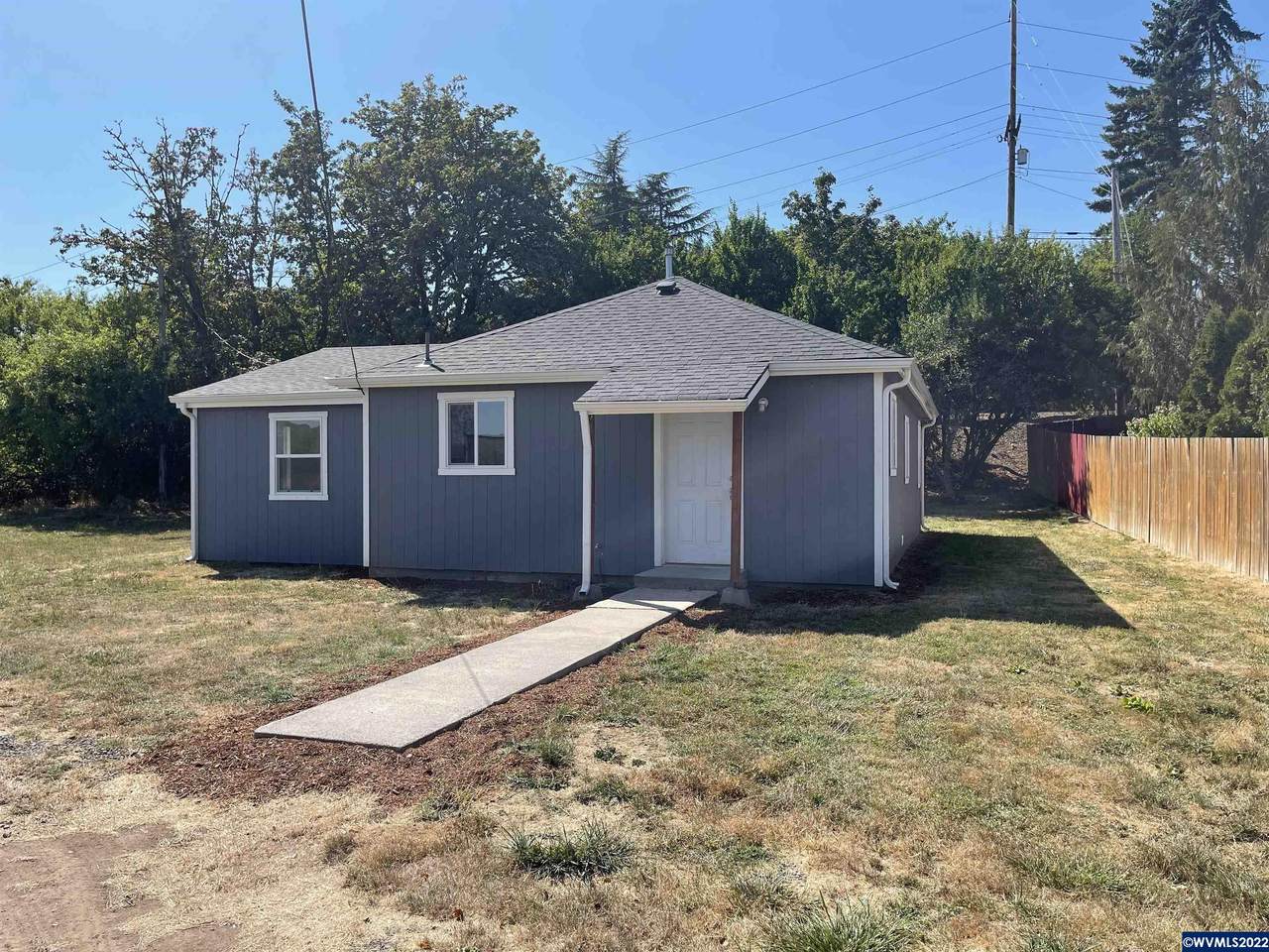 880 Main St - Photo 1