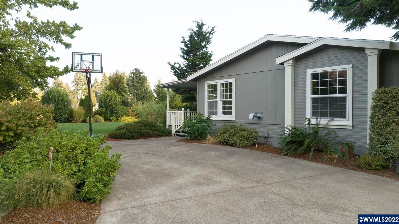 2080 Emery Ln - Photo 1
