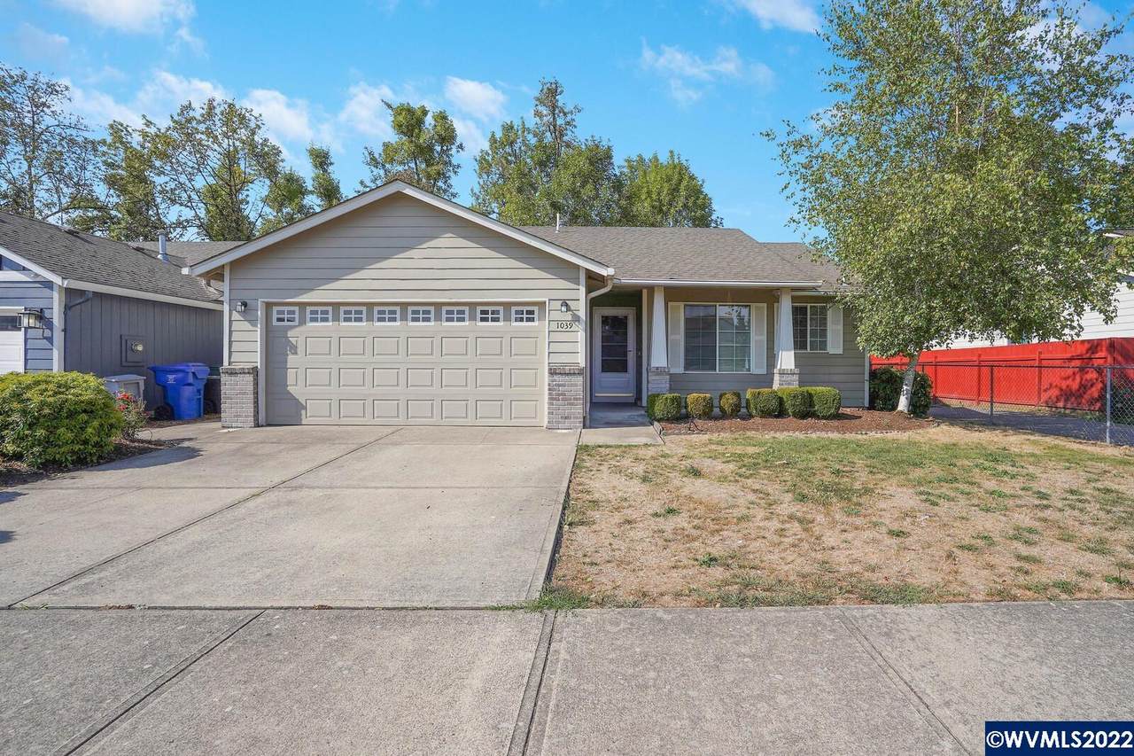 1039 Jenah St - Photo 1