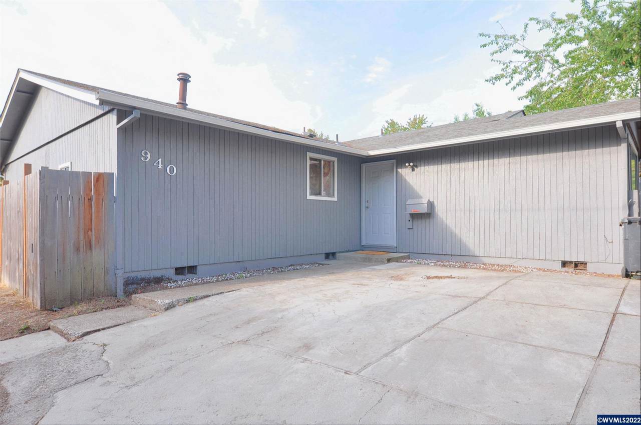 940 Pine St - Photo 1