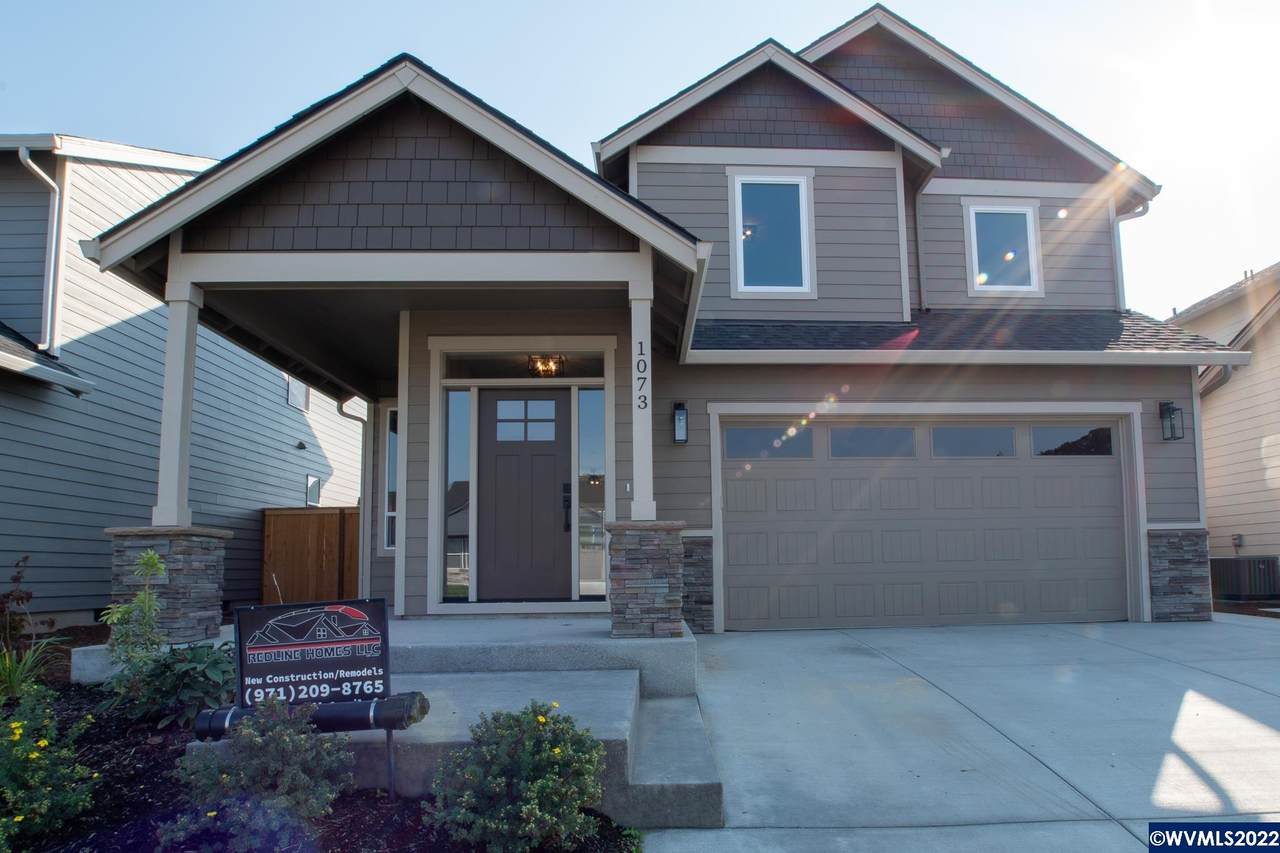 1073 Hickory St - Photo 1