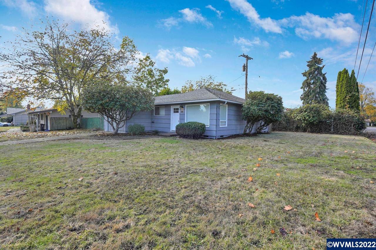 1410 Main St - Photo 1