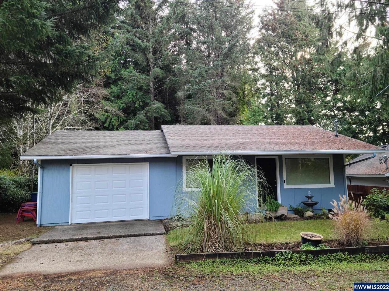 520 Melody St - Photo 1