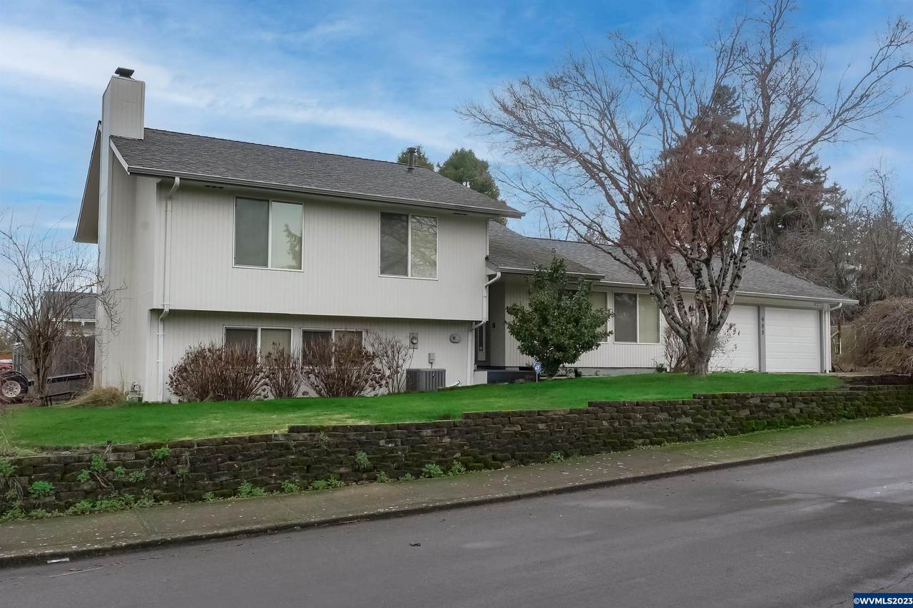 988 Munkers Ct - Photo 1
