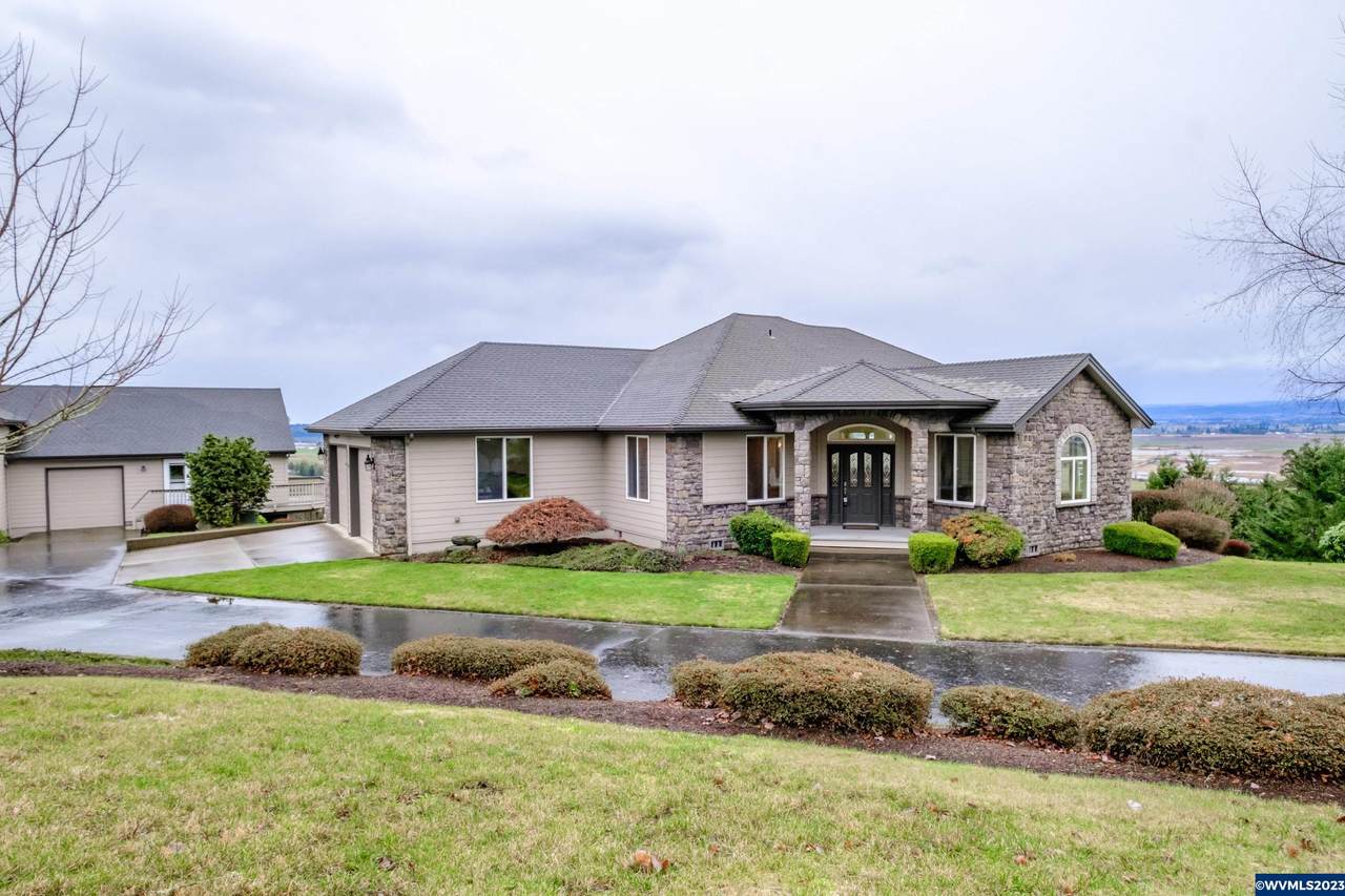 4921 Shadow Hills Dr - Photo 1