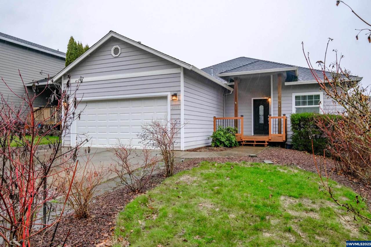 2355 Barberry St - Photo 1