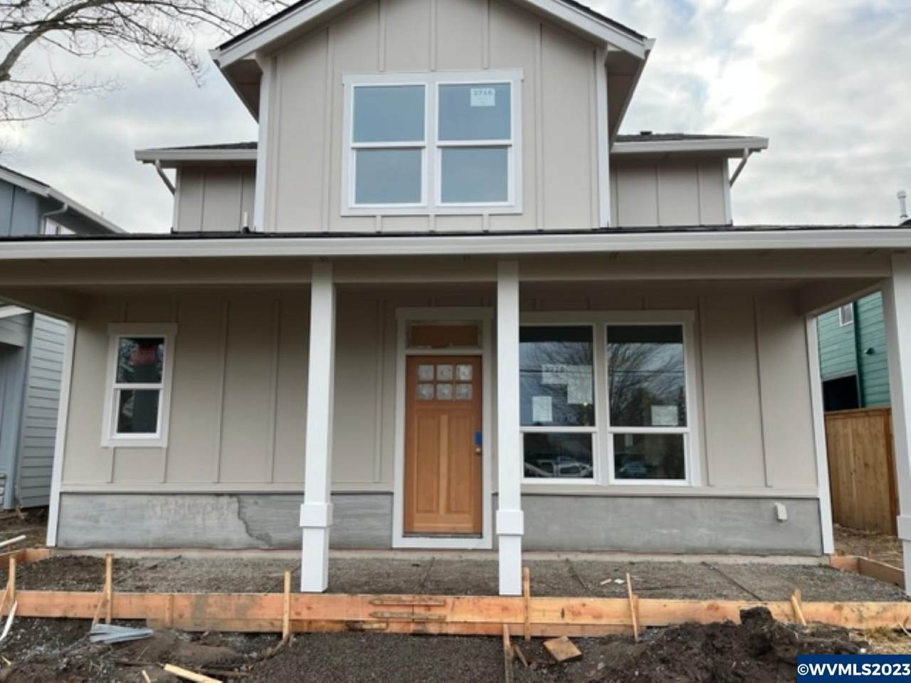 2716 D St - Photo 1