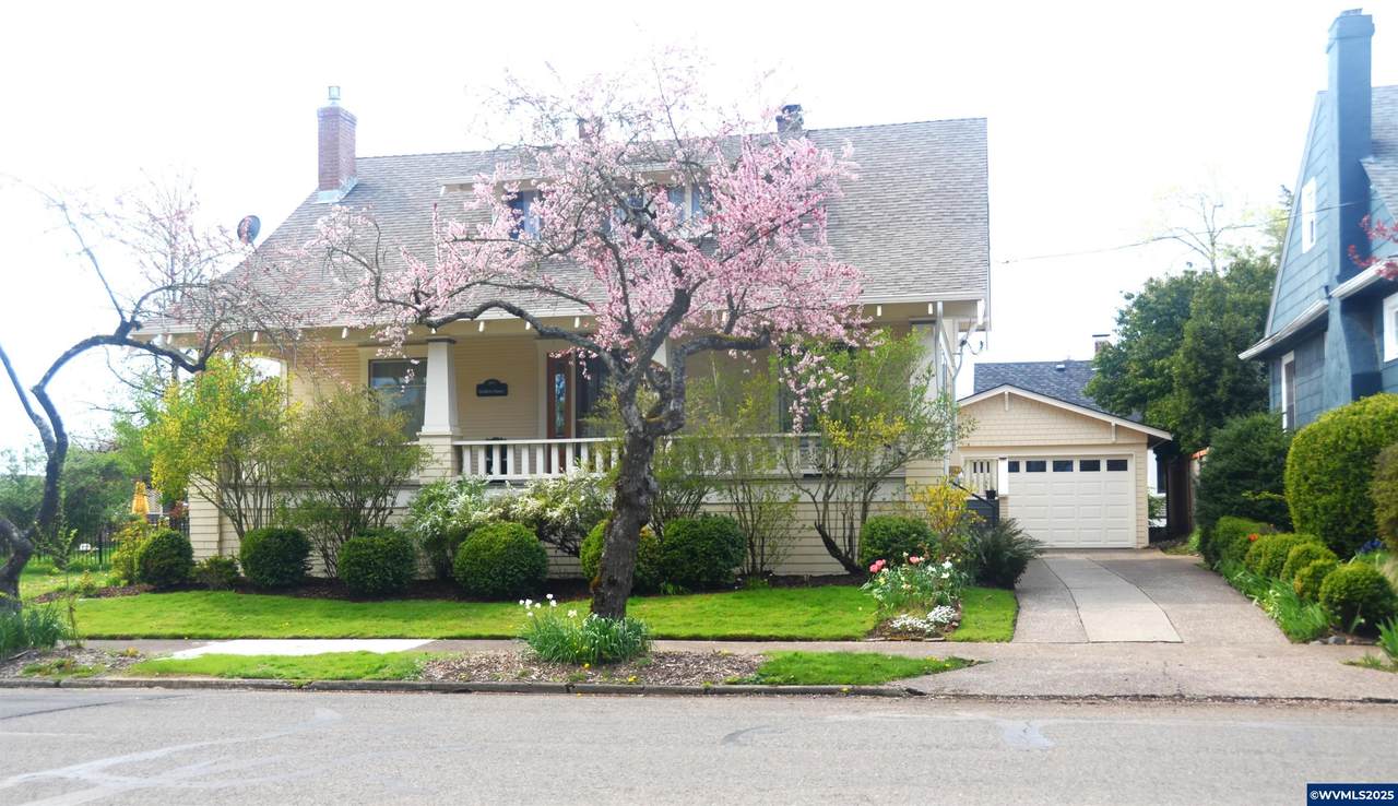 1114 Washington St - Photo 1