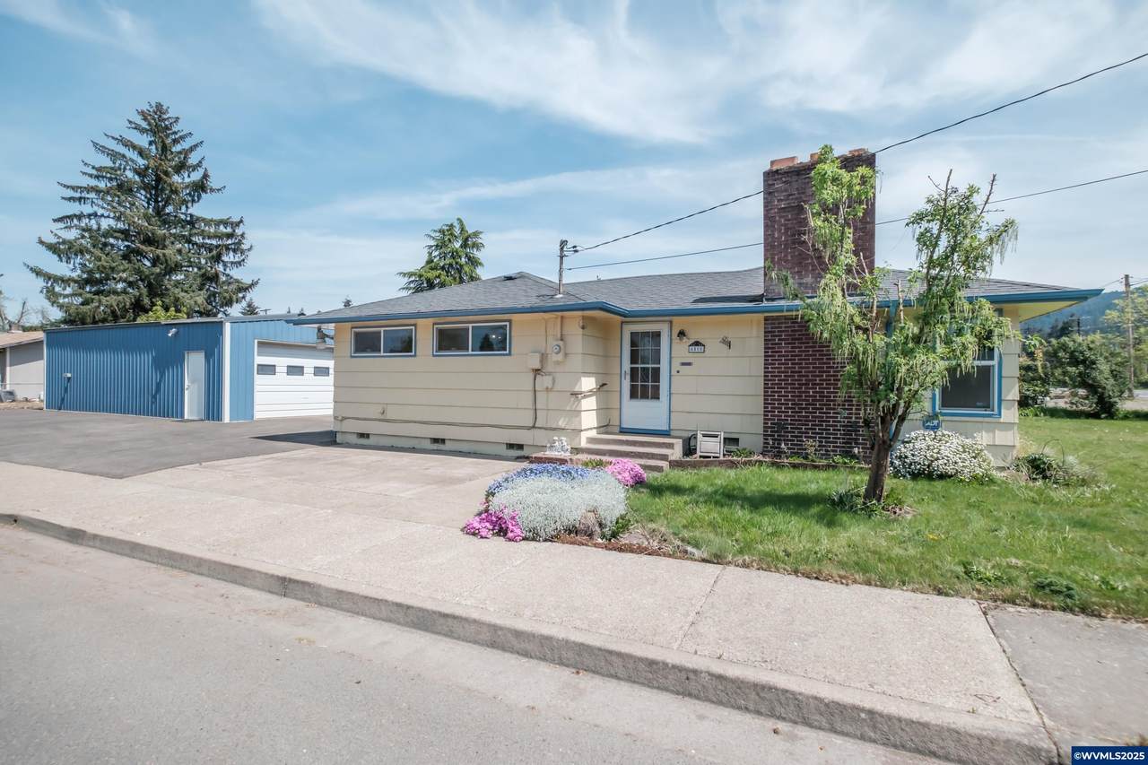6810 Main St - Photo 1