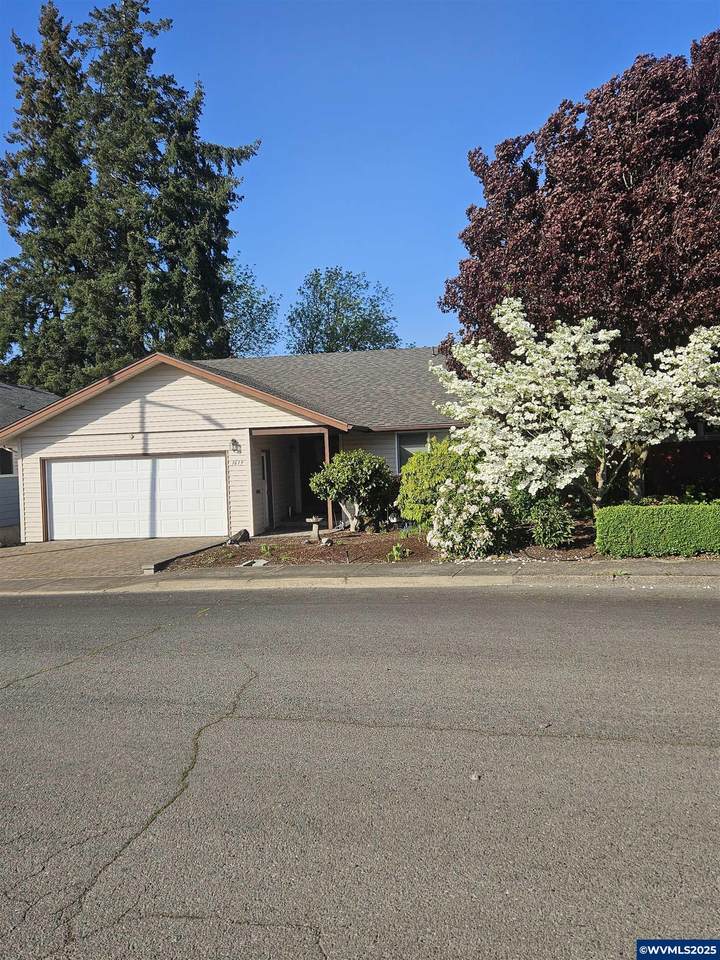 1619 Nut Tree Dr - Photo 1