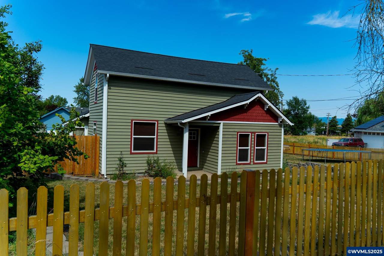 357 Yamhill St - Photo 1