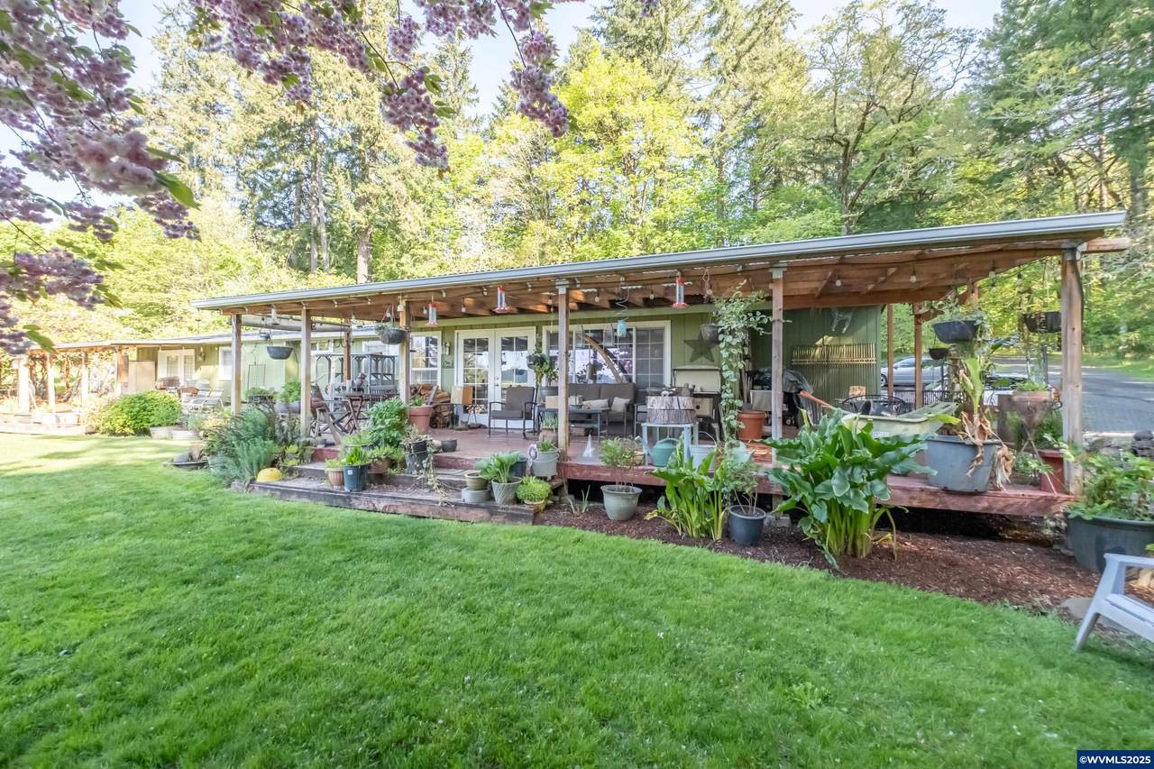 24726 Evergreen Rd - Photo 1