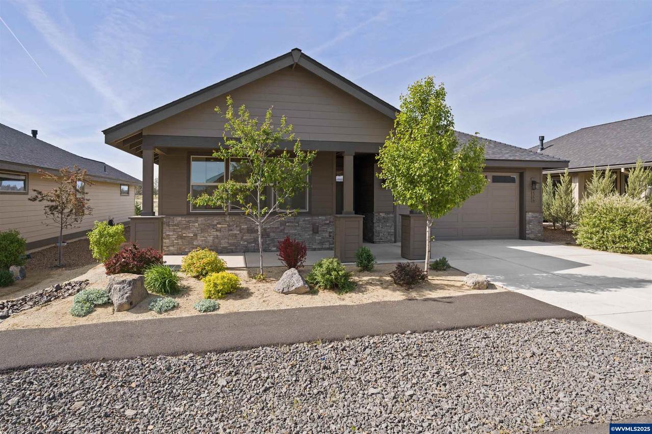2366 Redwood Av - Photo 1