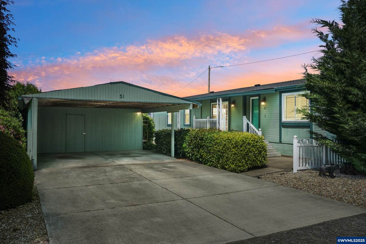 1055 Lockhaven - Photo 1