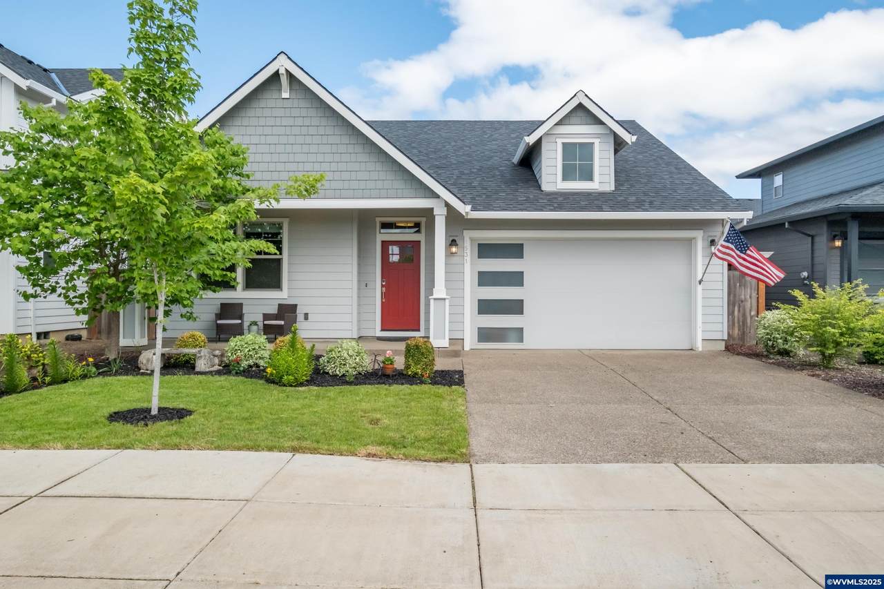 1531 Barberry Av - Photo 1