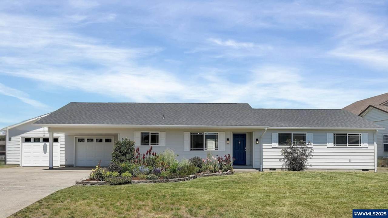 654 Cessna St - Photo 1