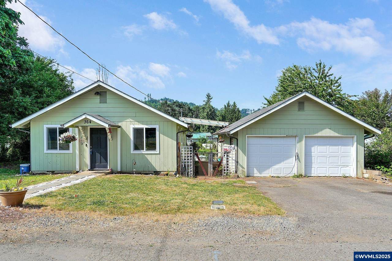 364 Fairoaks St - Photo 1