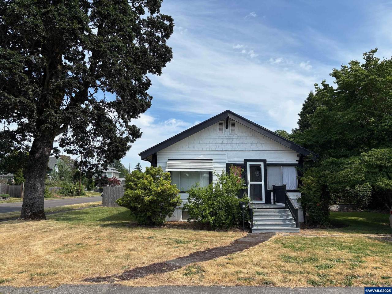309 Sherman St - Photo 1