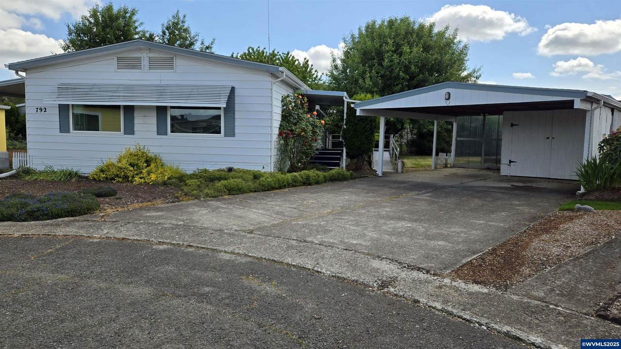 2232 42nd - Photo 1