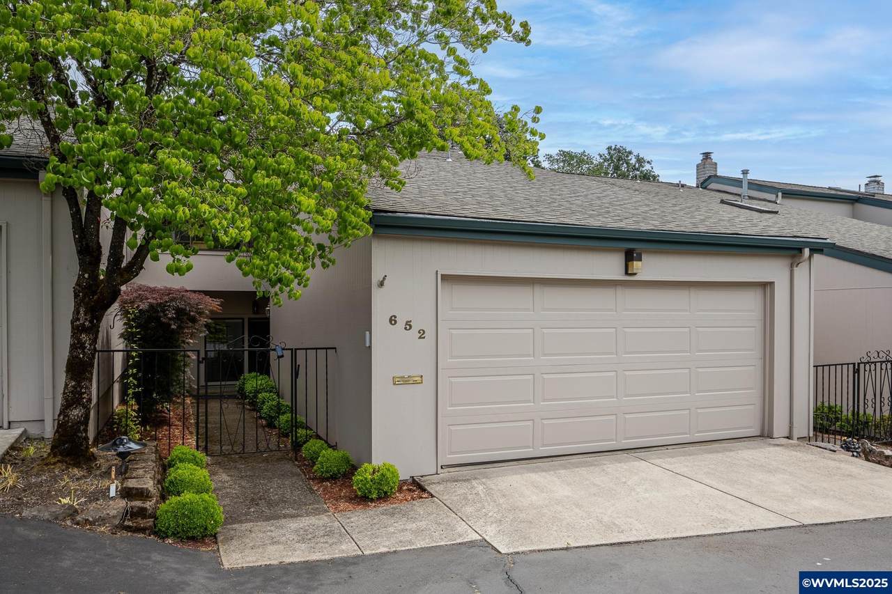 652 Salem Heights Av - Photo 1