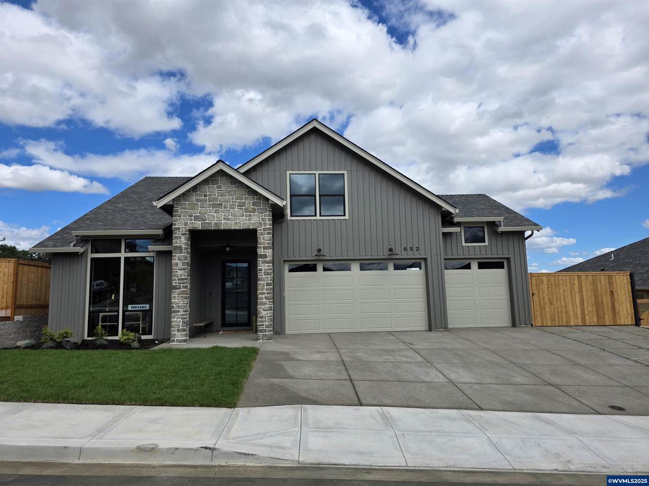 652 Cascade Mountain Dr - Photo 1
