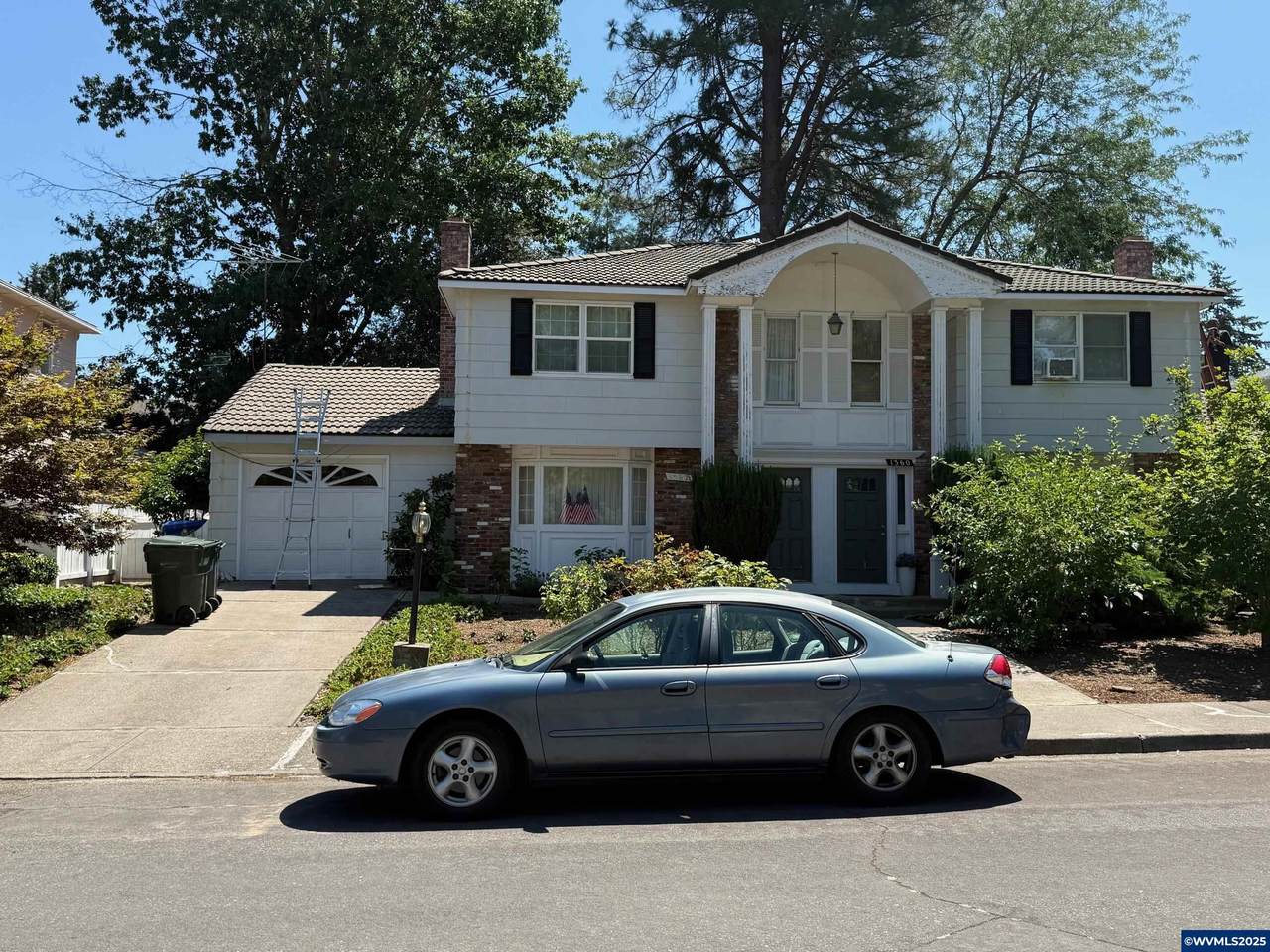 1360 - 1362 Westbrook - Photo 1