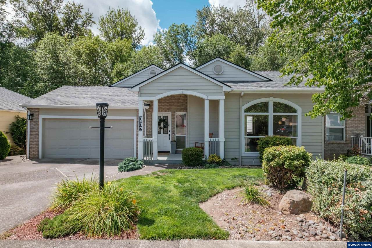 1417 Westbrook Dr - Photo 1
