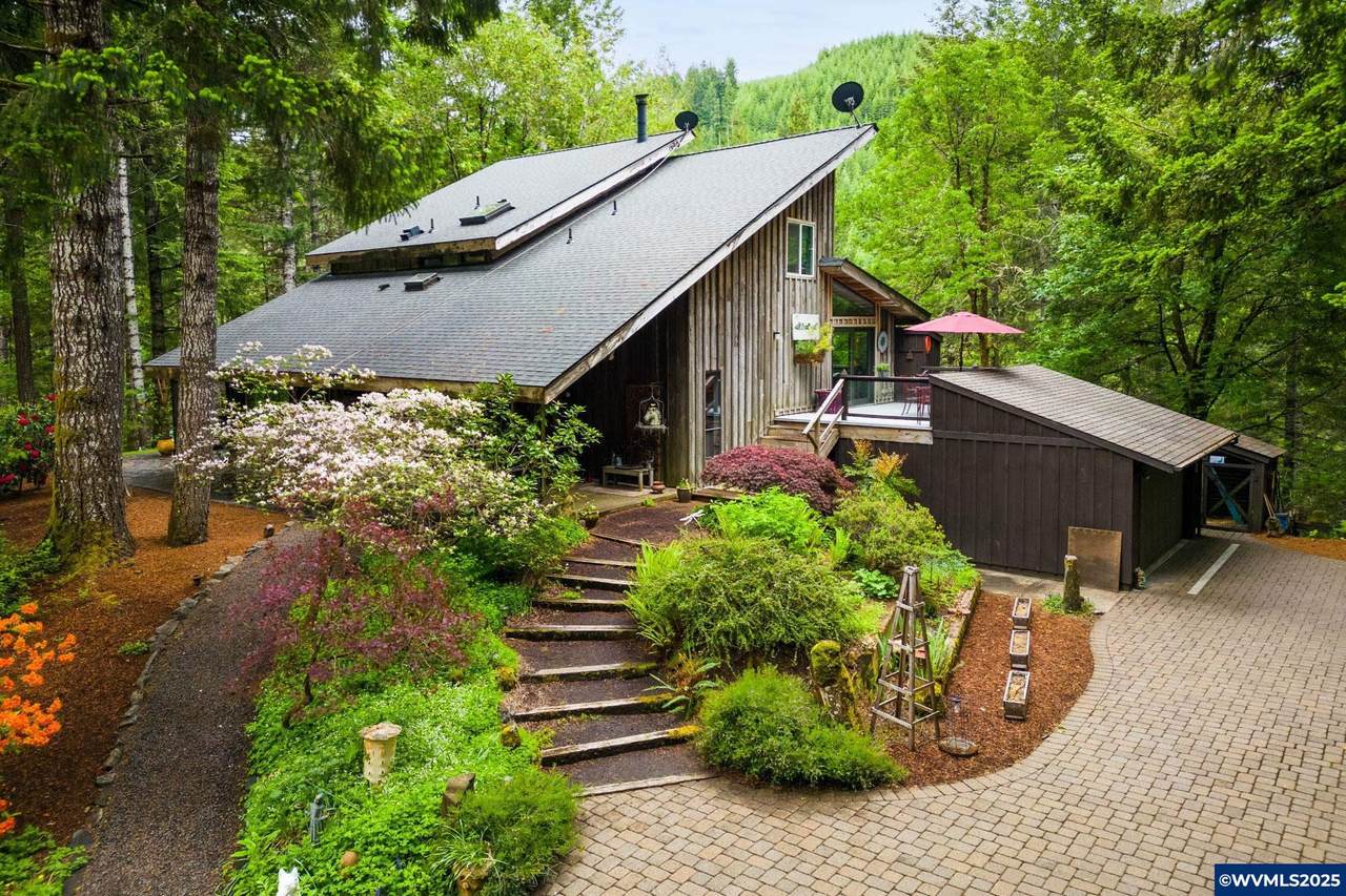 12251 East Creek Rd - Photo 1