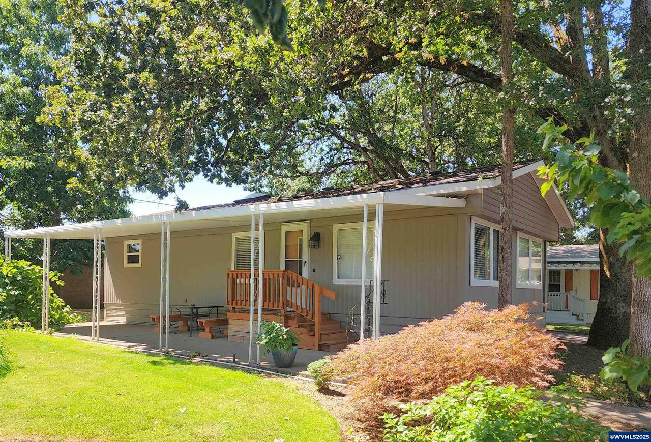 3100 Turner - Photo 1