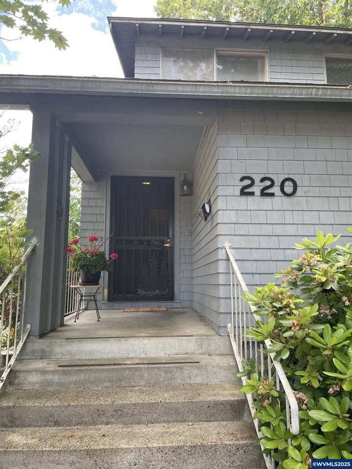 220 24th St - Photo 1