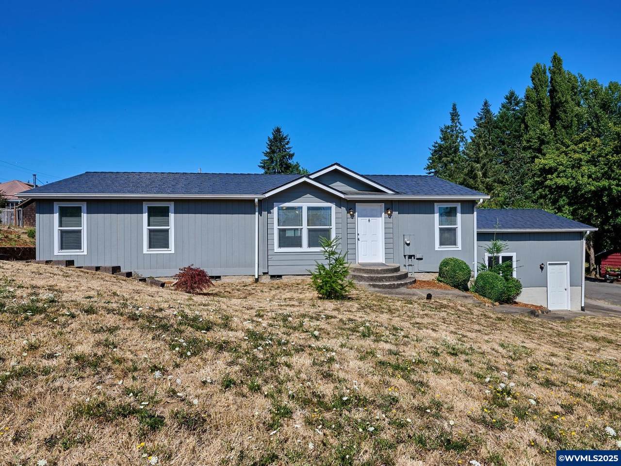 321 James Ct - Photo 1