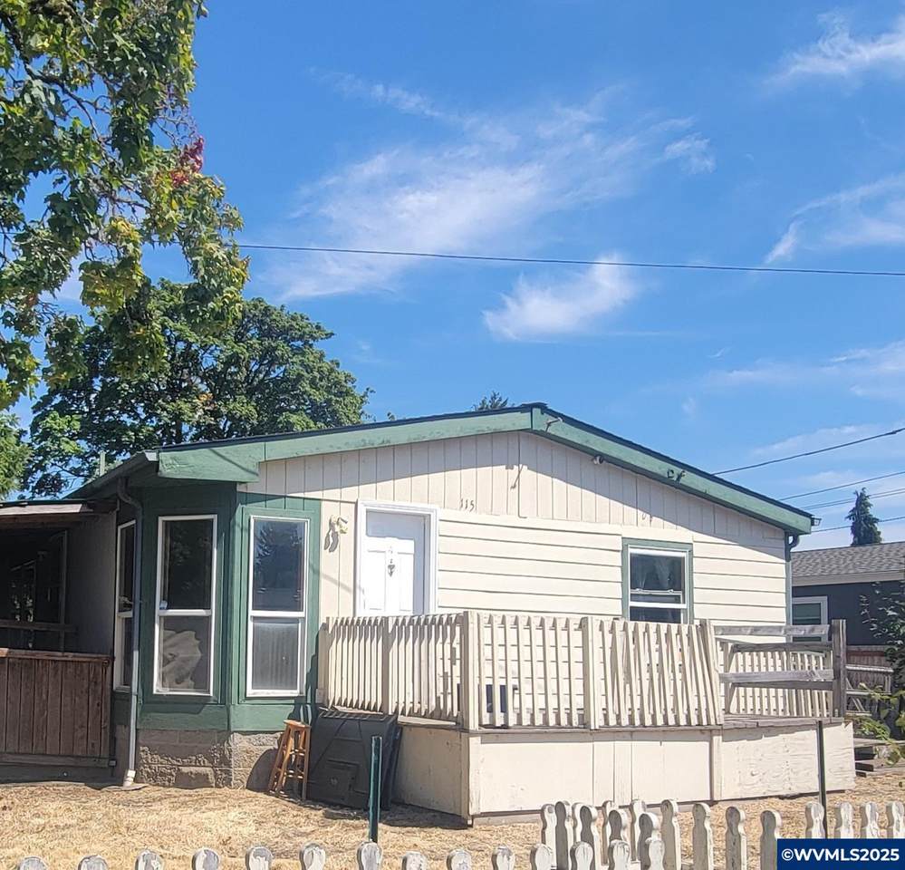 115 Columbus St - Photo 1