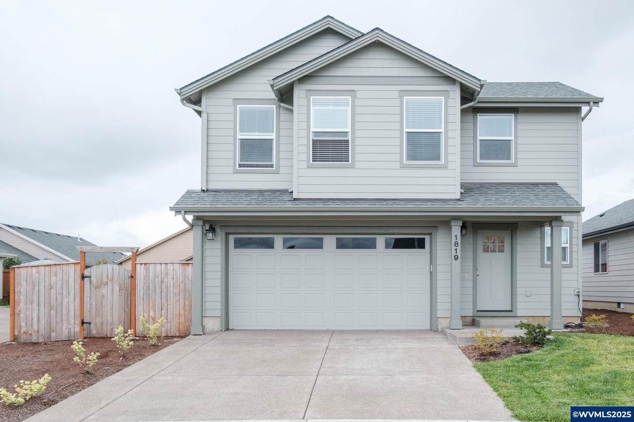 1819 Blueberry St - Photo 1