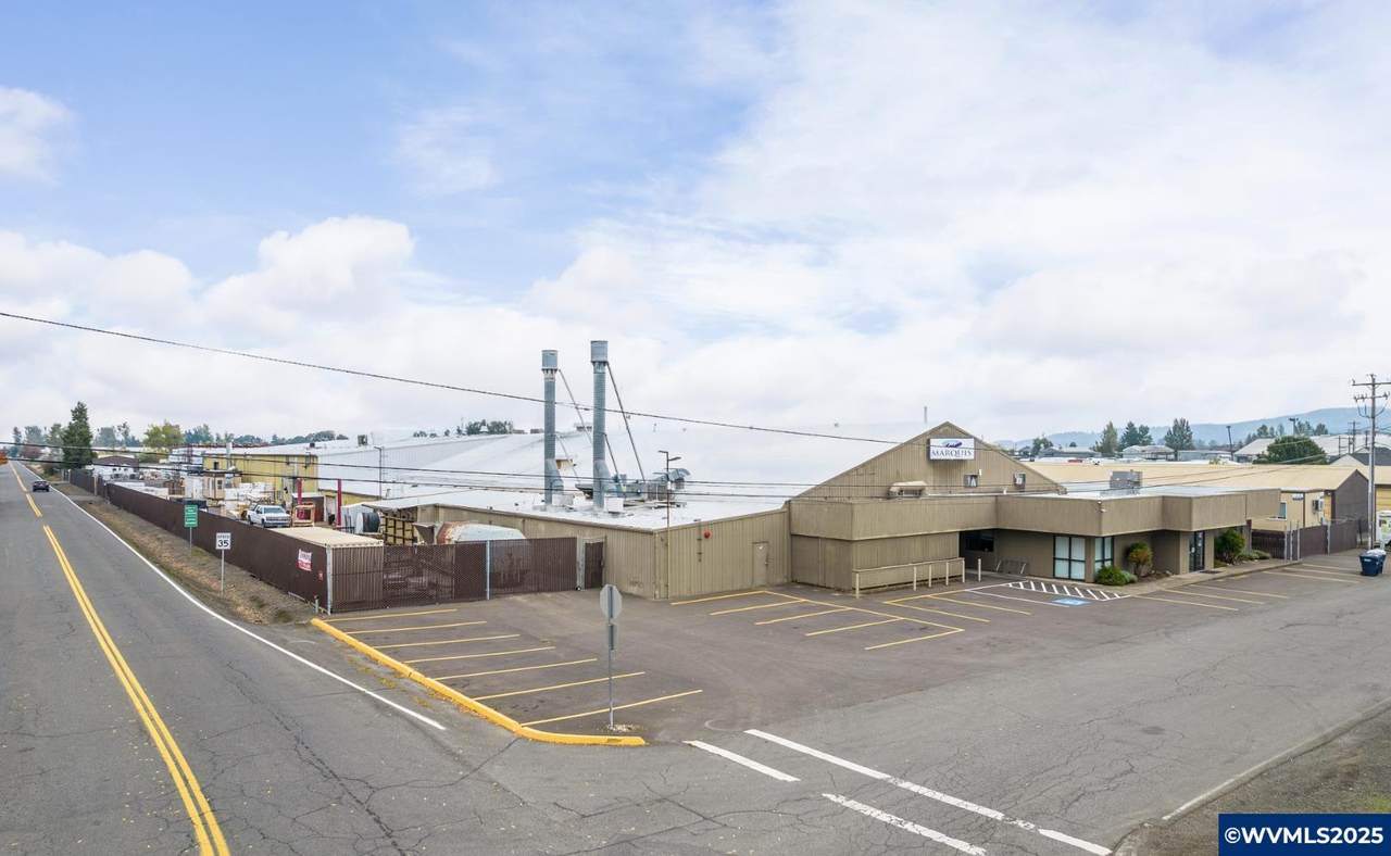 596 Hoffman - Photo 1