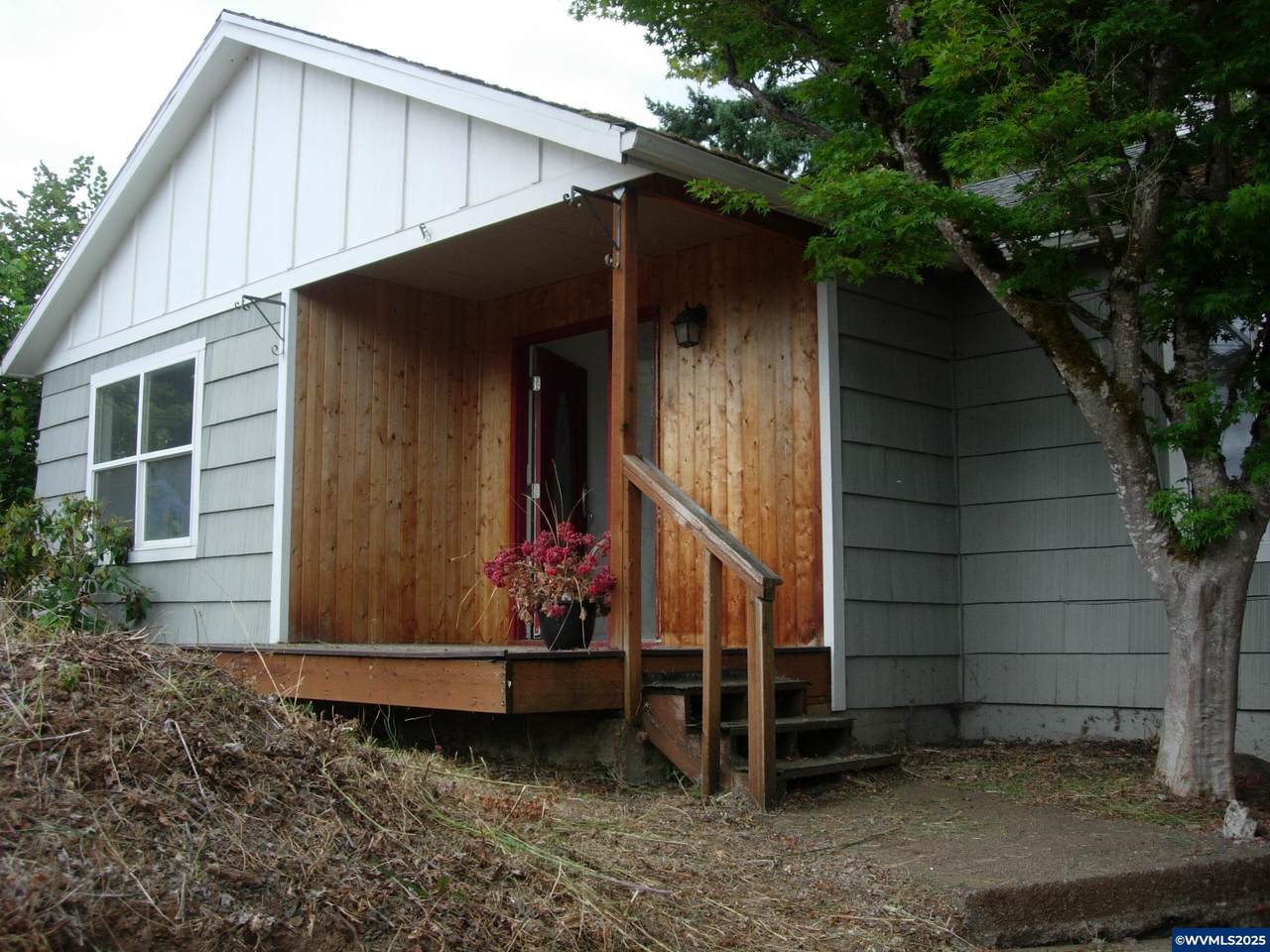 3393 Pioneer Dr - Photo 1