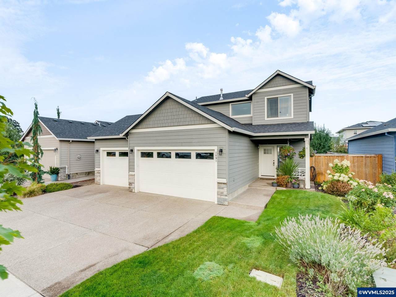 1491 Foxglove St St - Photo 1