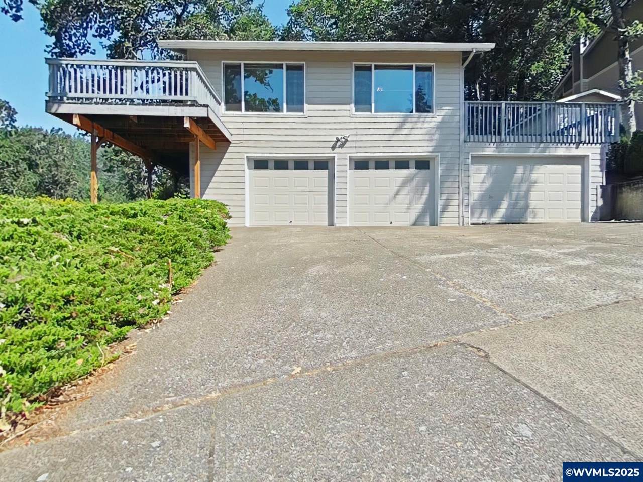 3007 Angelica Dr - Photo 1