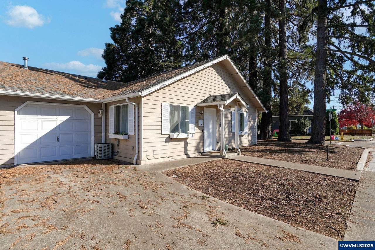 431 Geary St - Photo 1