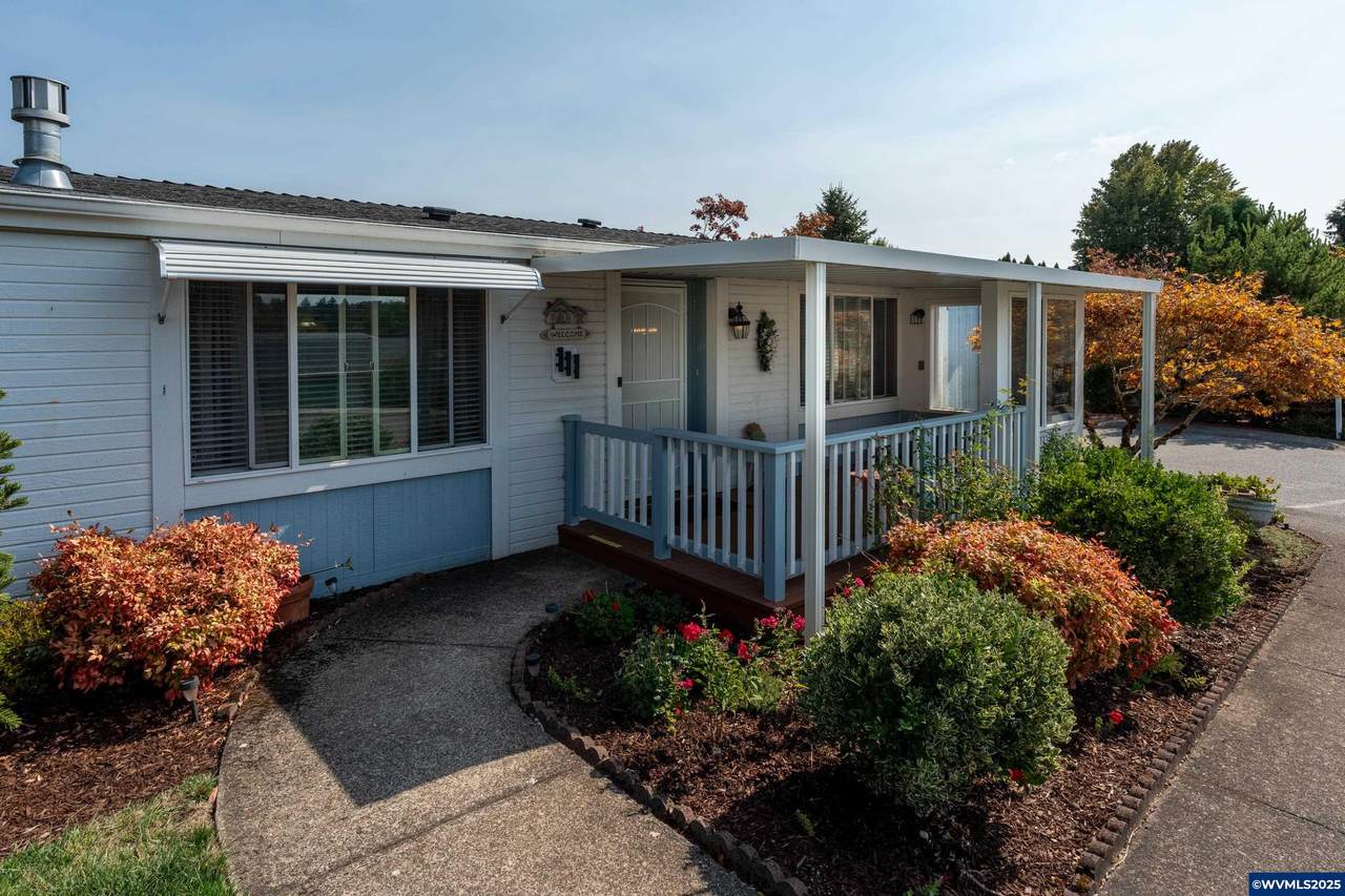 2120 Robins #111 - Photo 1