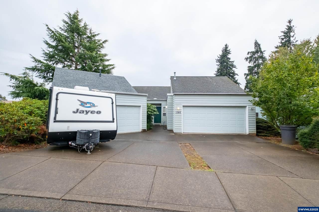 6101 Woodside (-1380 Jonmart Av Se) - Photo 1