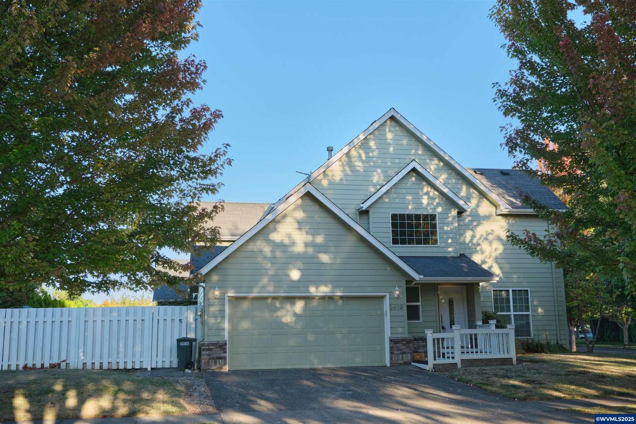 2412 Meadows Dr - Photo 1