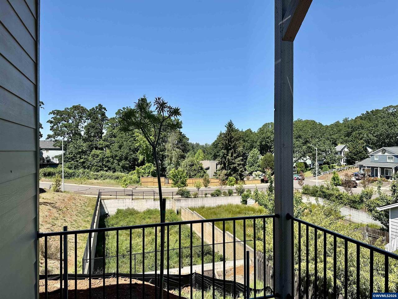 https://bt-photos.global.ssl.fastly.net/salem/1280_boomver_1_833999-24.jpg