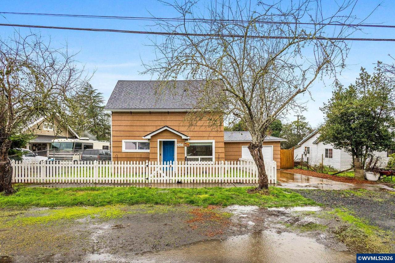 456 Log Cabin St - Photo 1