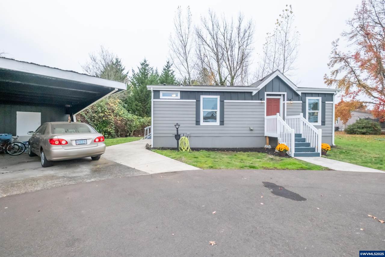 34505 Riverside #15 - Photo 1