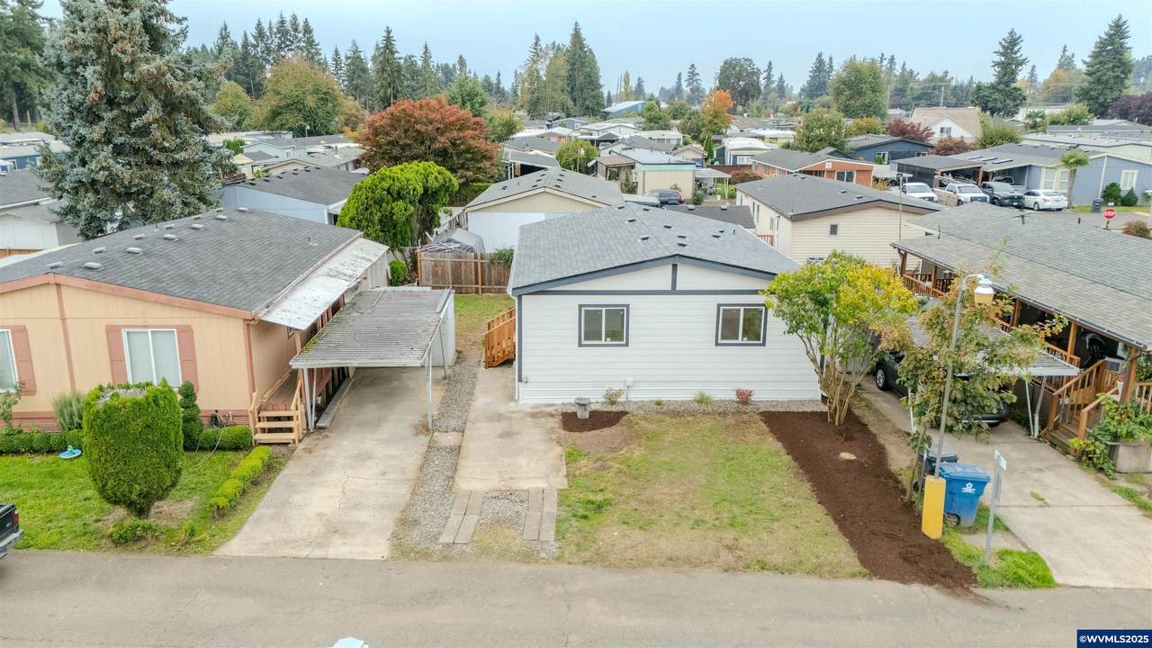 3370 Maple - Photo 1