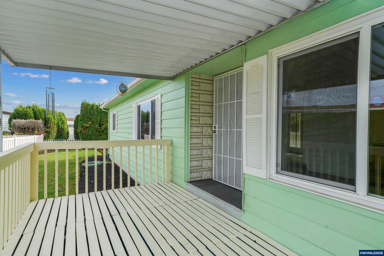 5422 Portland - Photo 1